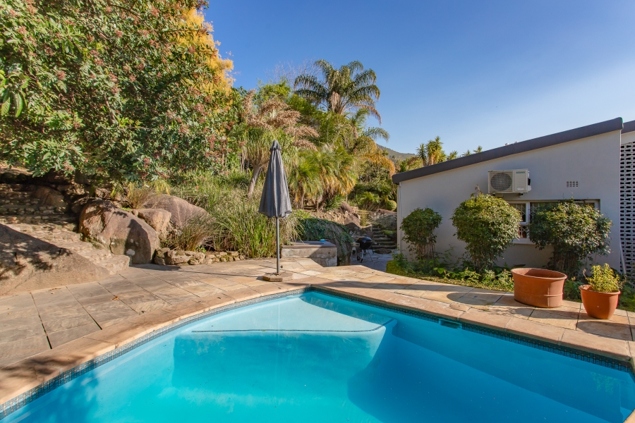 4 Bedroom Property for Sale in Lemoenkloof Western Cape